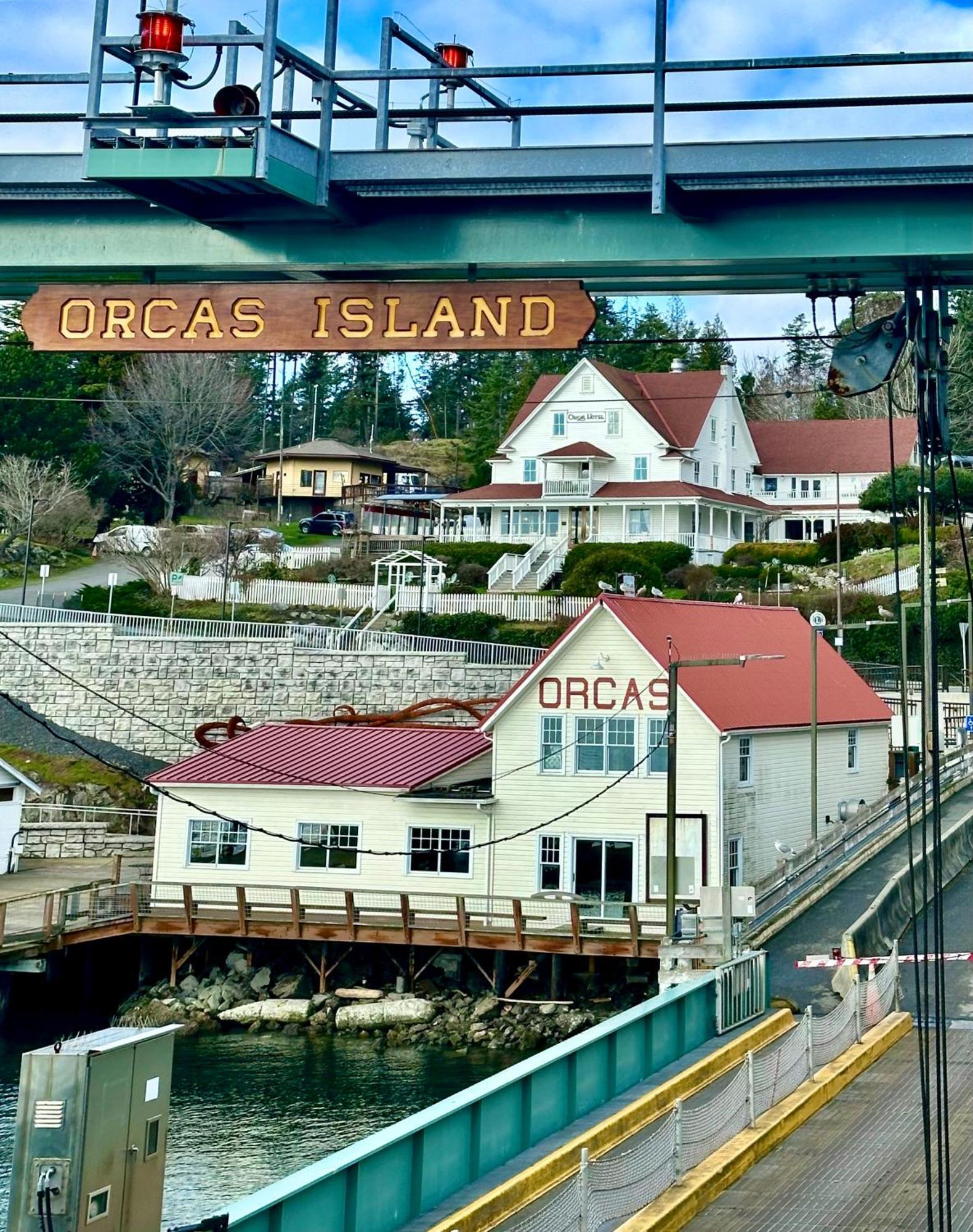 Orcas Hotel Exterior photo