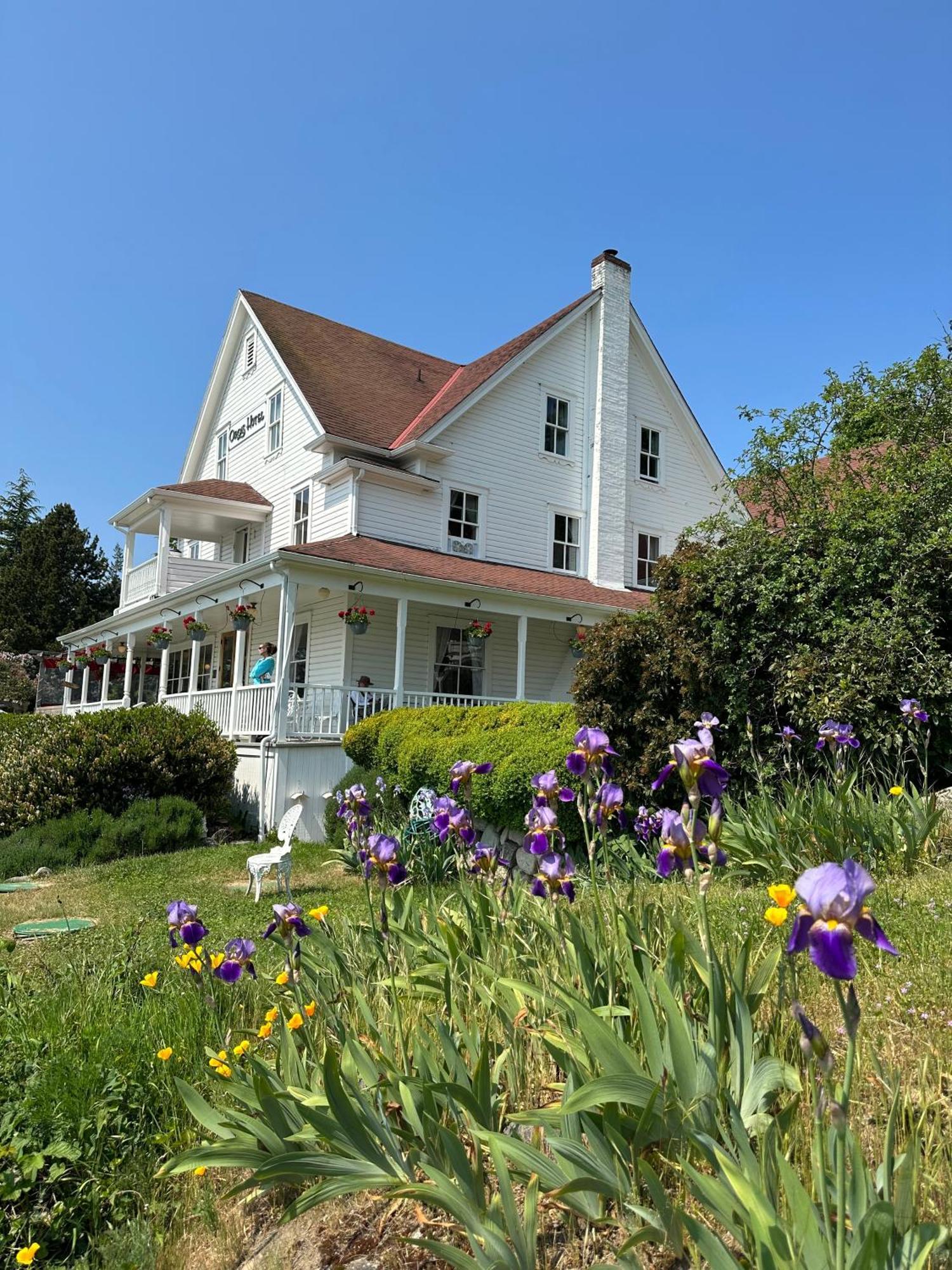 Orcas Hotel Exterior photo